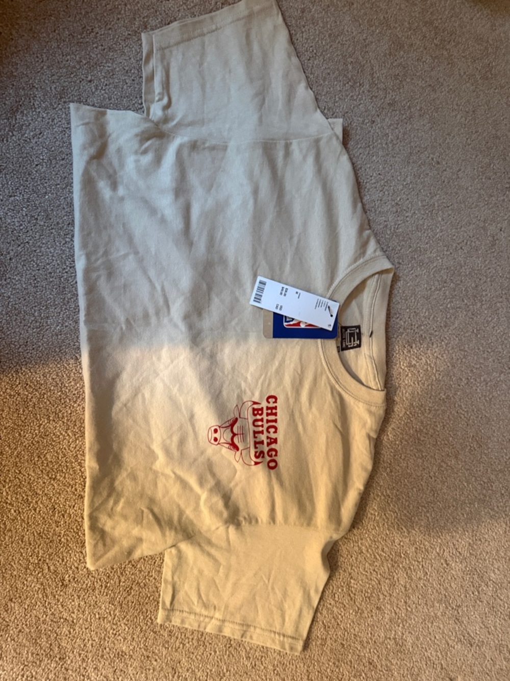 NBA Cream Short-Sleeve T-Shirt with Red Chicago Bulls Logo